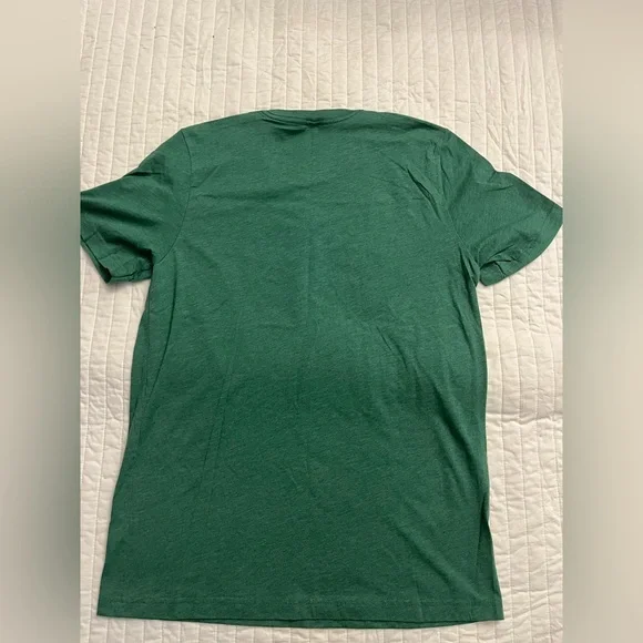 Carolans Irish whiskey T-shirt NWOT - Picture 3 of 3